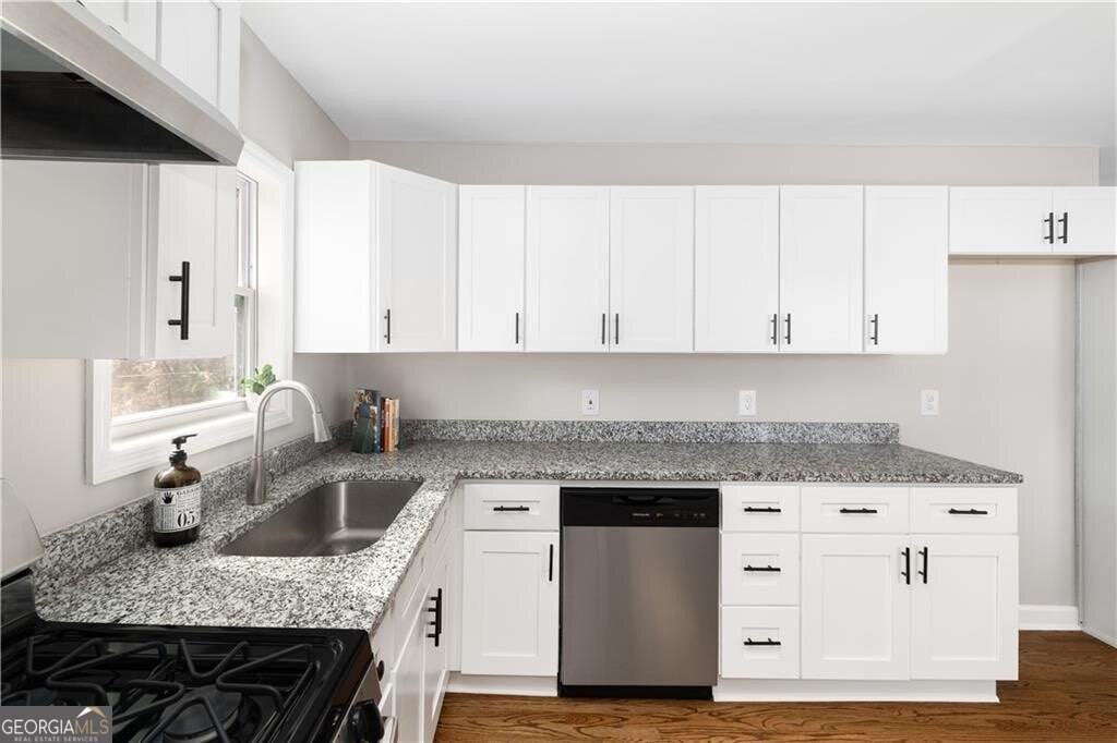 1338 Elizabeth Ave Sw - Photo 6 of 14