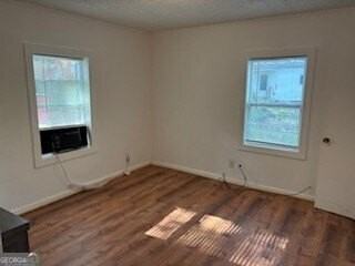 720 Baker St - Photo 7 of 10