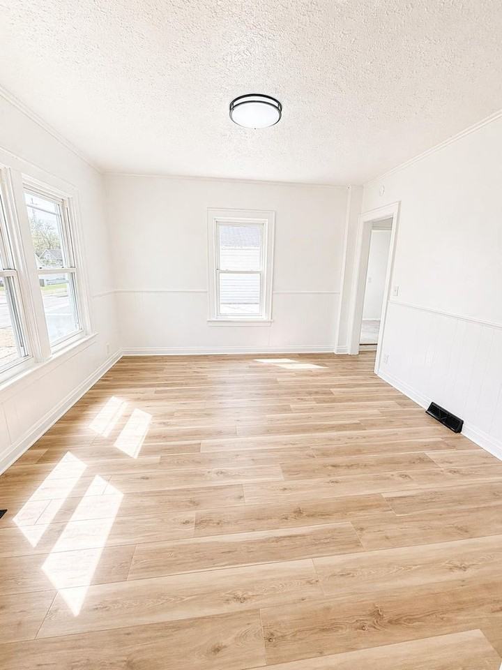 405 N Kenilworth Ave - Photo 4 of 10