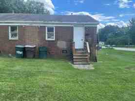 838 Broad Ave - Photo 1 of 1