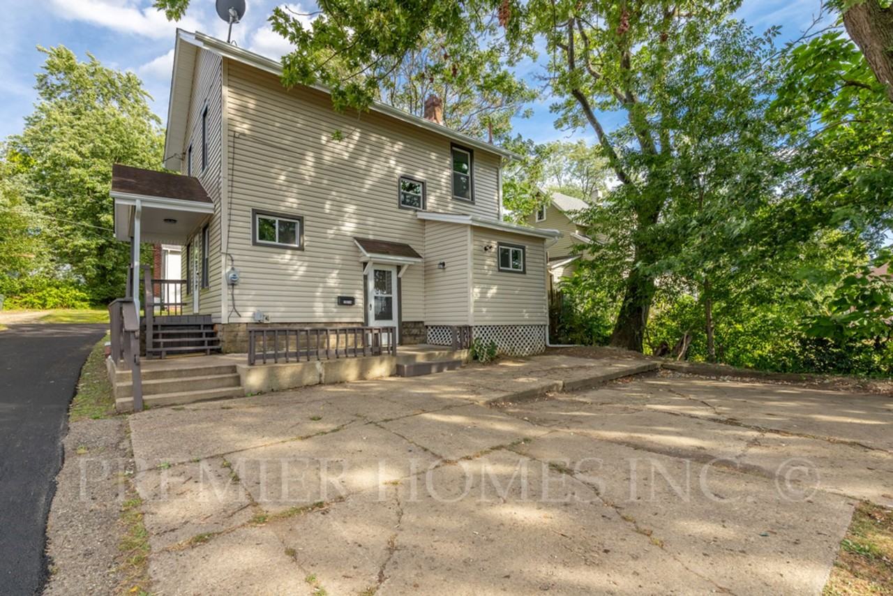 1914 Catherine Pl Se - Photo 2 of 17