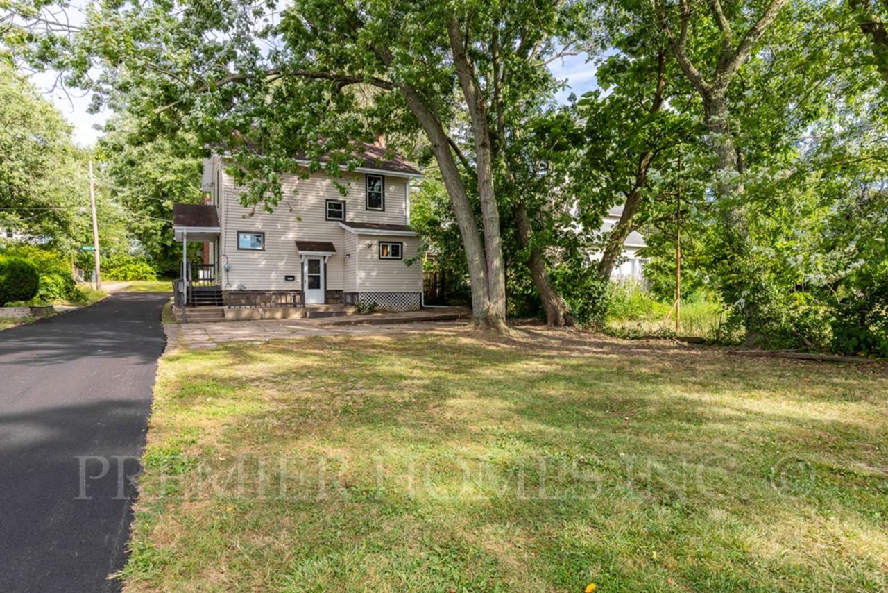 1914 Catherine Pl Se - Photo 4 of 17