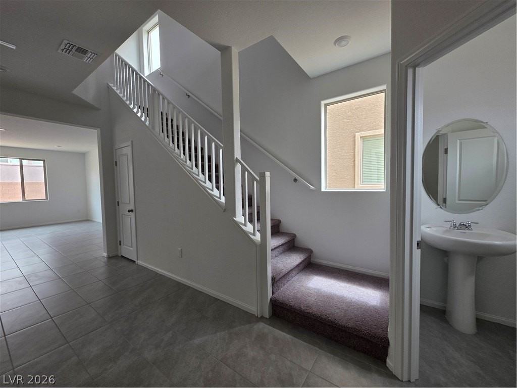 7376 S Pioneer Way - Photo 3 of 29