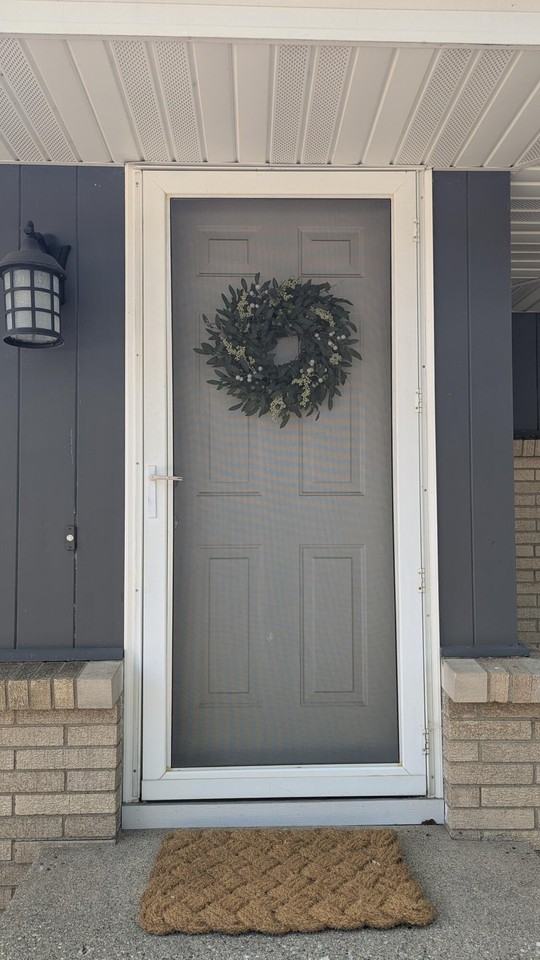 54 W 35th St - Photo 2 of 32