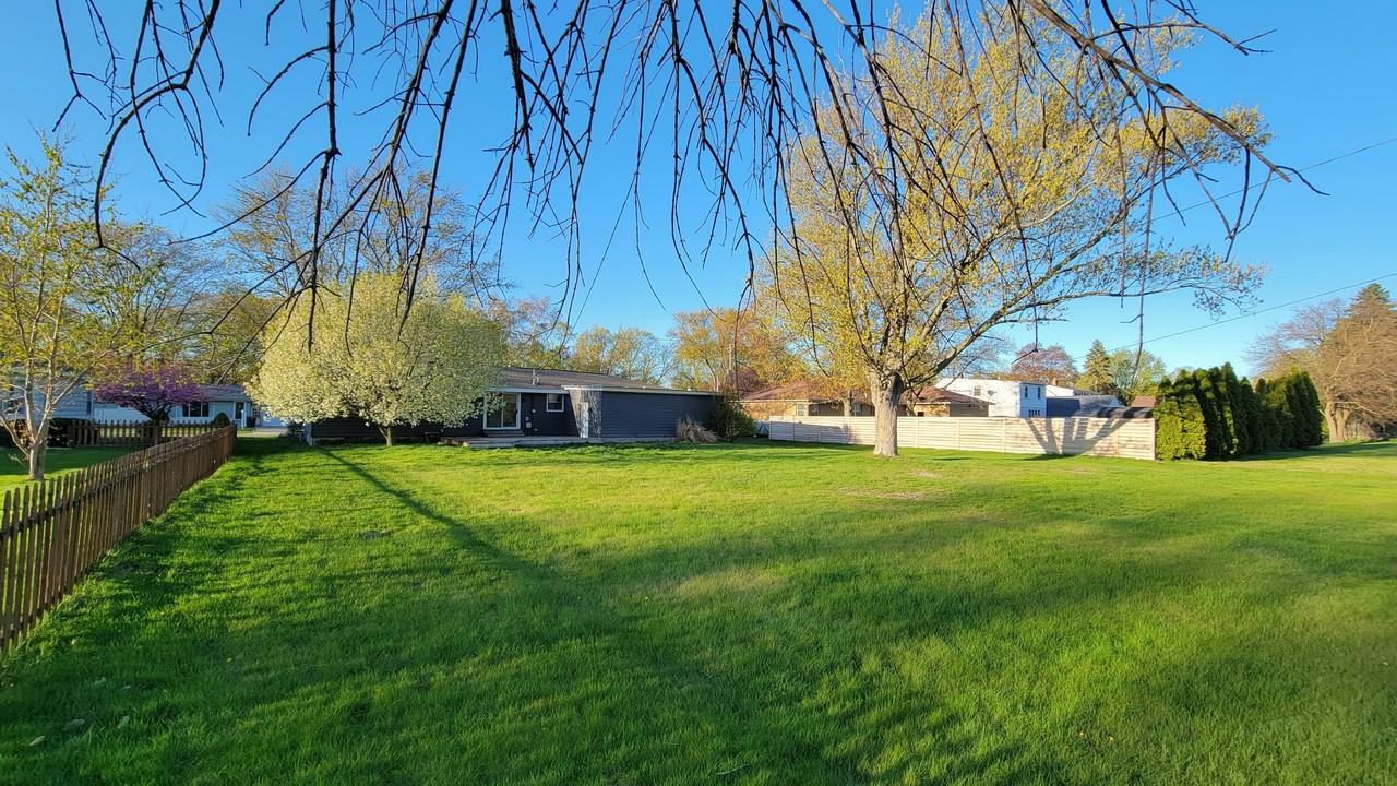 54 W 35th St - Photo 4 of 32