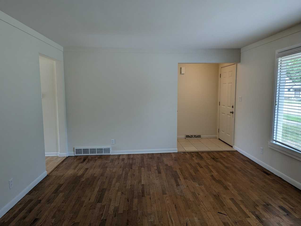 54 W 35th St - Photo 7 of 32