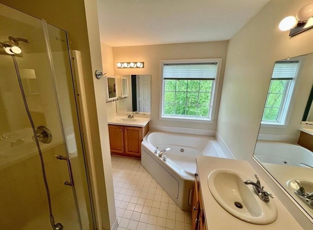 2835 Barclay Way - Photo 4 of 14