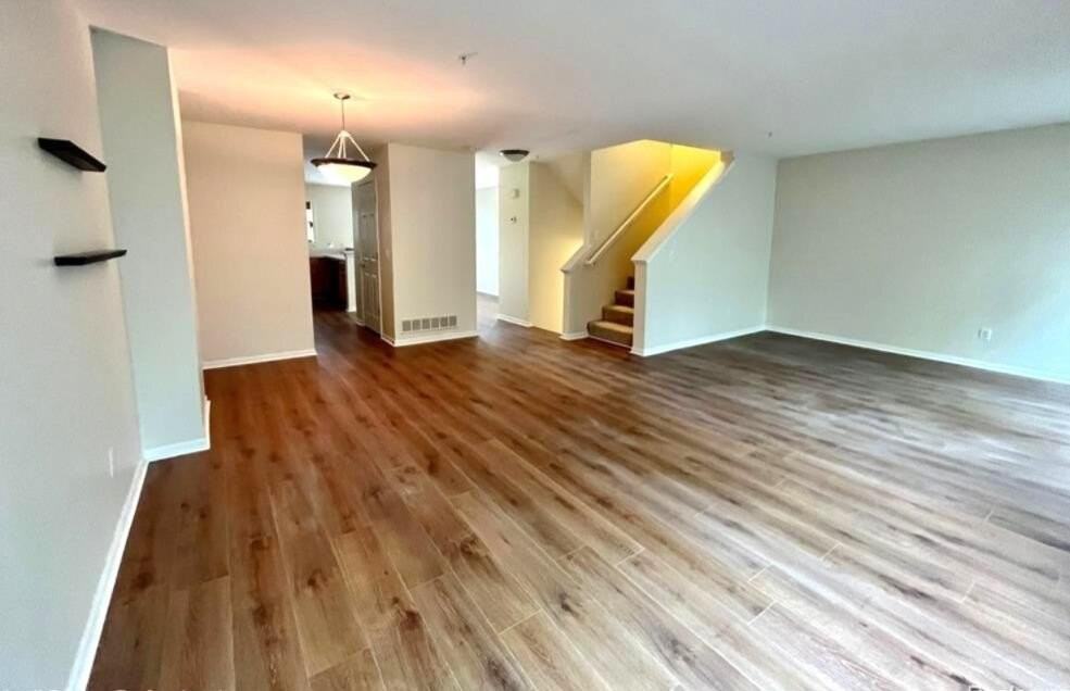 2835 Barclay Way - Photo 5 of 14