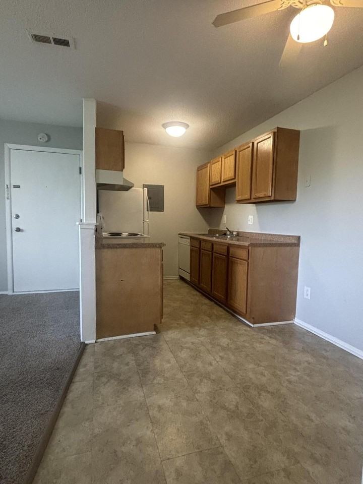 131 Canfield St #2 - Photo 3 of 14