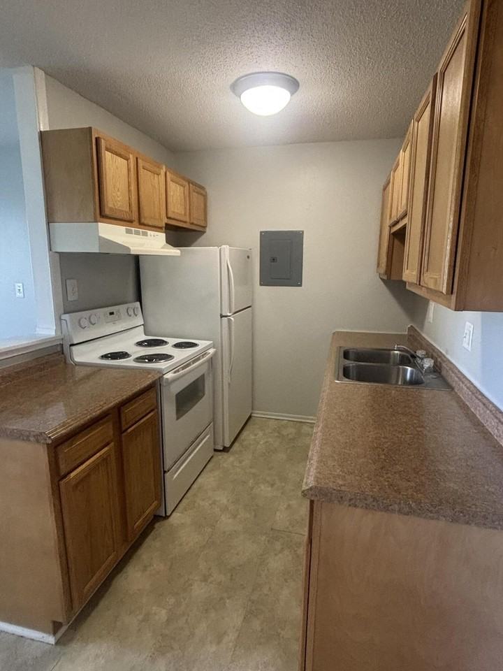 131 Canfield St #2 - Photo 4 of 14