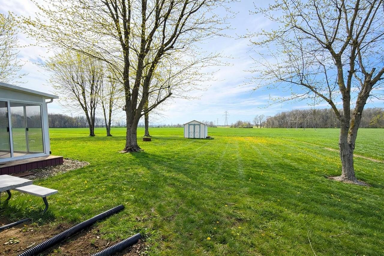 4622 Mcclain Rd - Photo 4 of 20