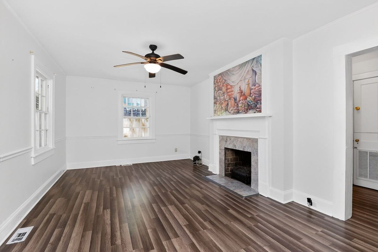 1952 Garibaldi Ave - Photo 4 of 15