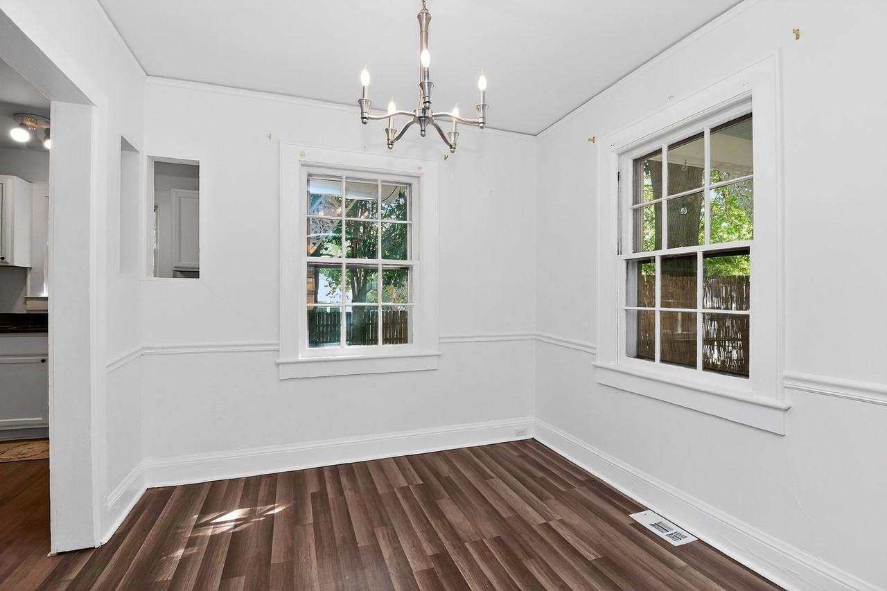 1952 Garibaldi Ave - Photo 5 of 15