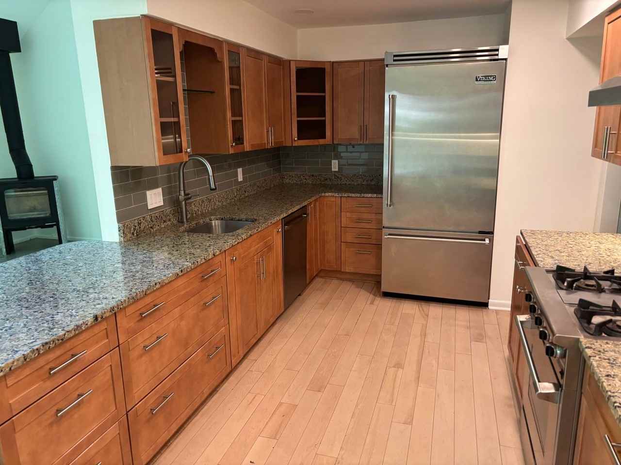 2729 Poplar Ln - Photo 2 of 11