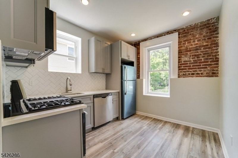 38 Willowdale Ave #1 - Photo 5 of 14