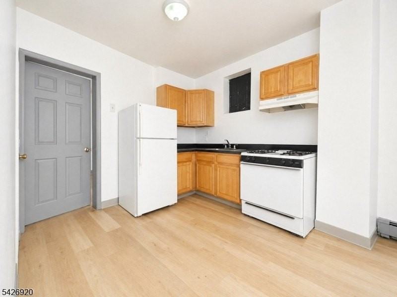 840 Mount Prospect Ave #1 - Photo 5 of 12