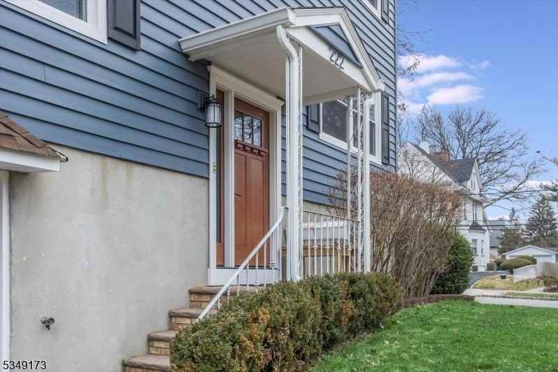 222 Ashland Ave #1 - Photo 4 of 30