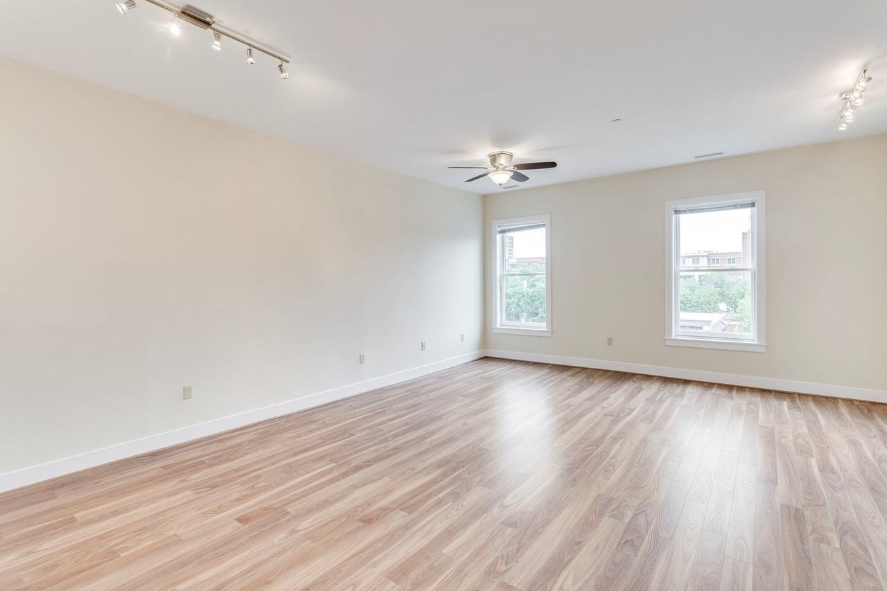 706 North - Photo 2 of 18