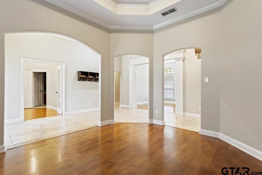 15233 Wagon Wheel Cir - Photo 3 of 43