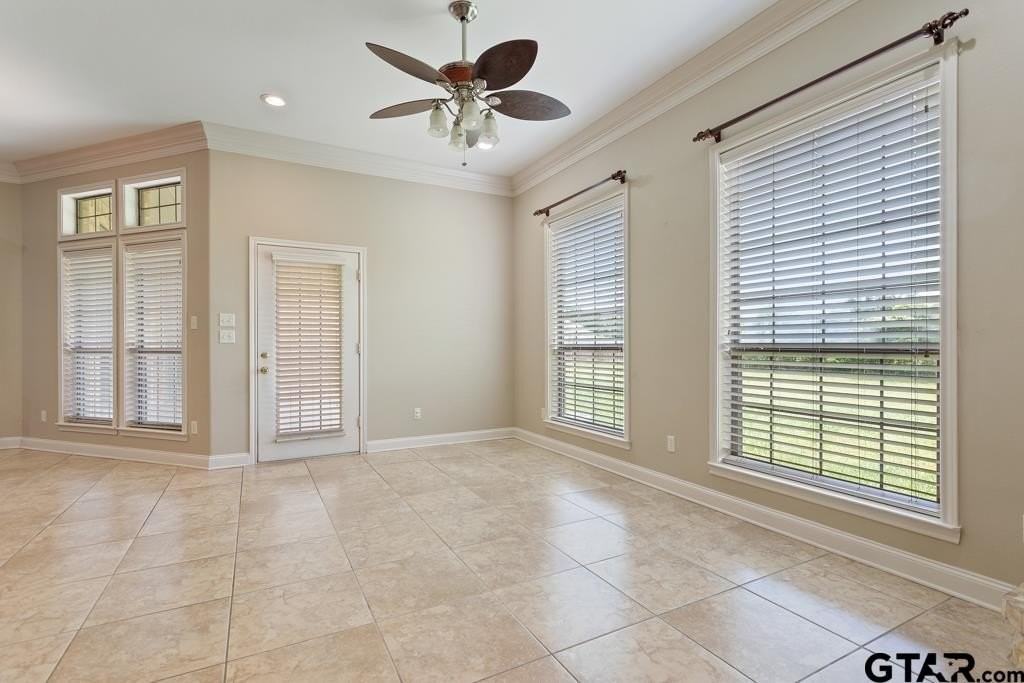 15233 Wagon Wheel Cir - Photo 4 of 43