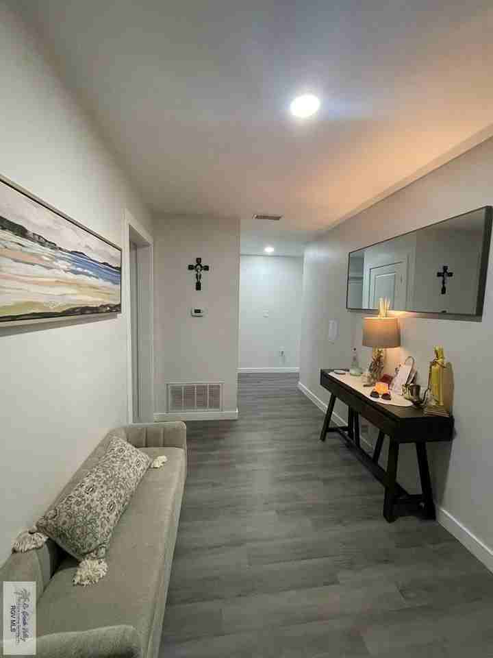 1405 Harvard Ave - Photo 5 of 23