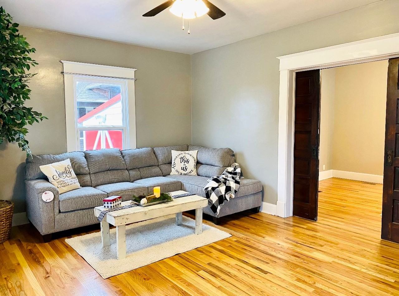1115 Hulman St - Photo 4 of 18