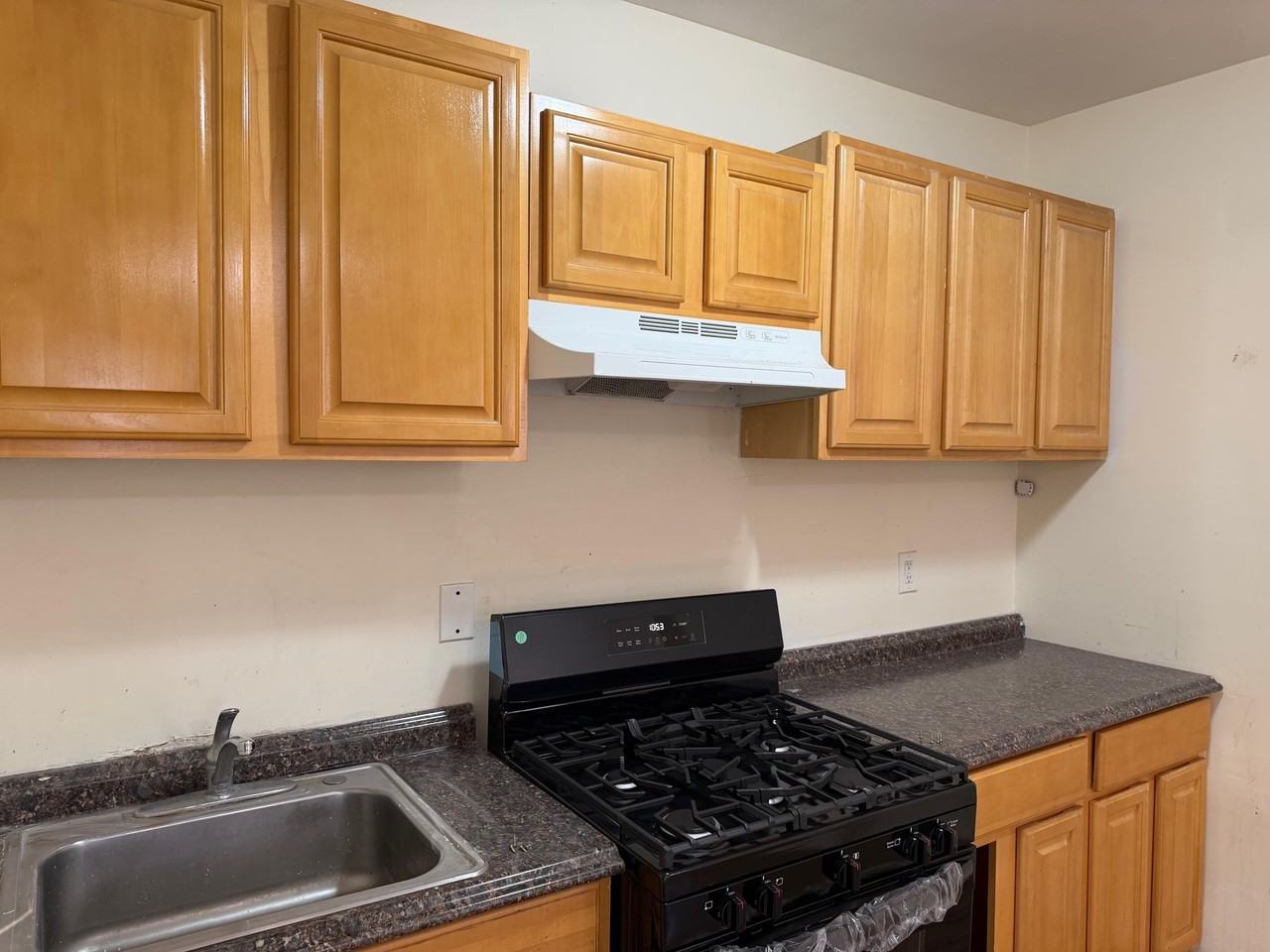 68 Condict St #2 - Photo 3 of 6