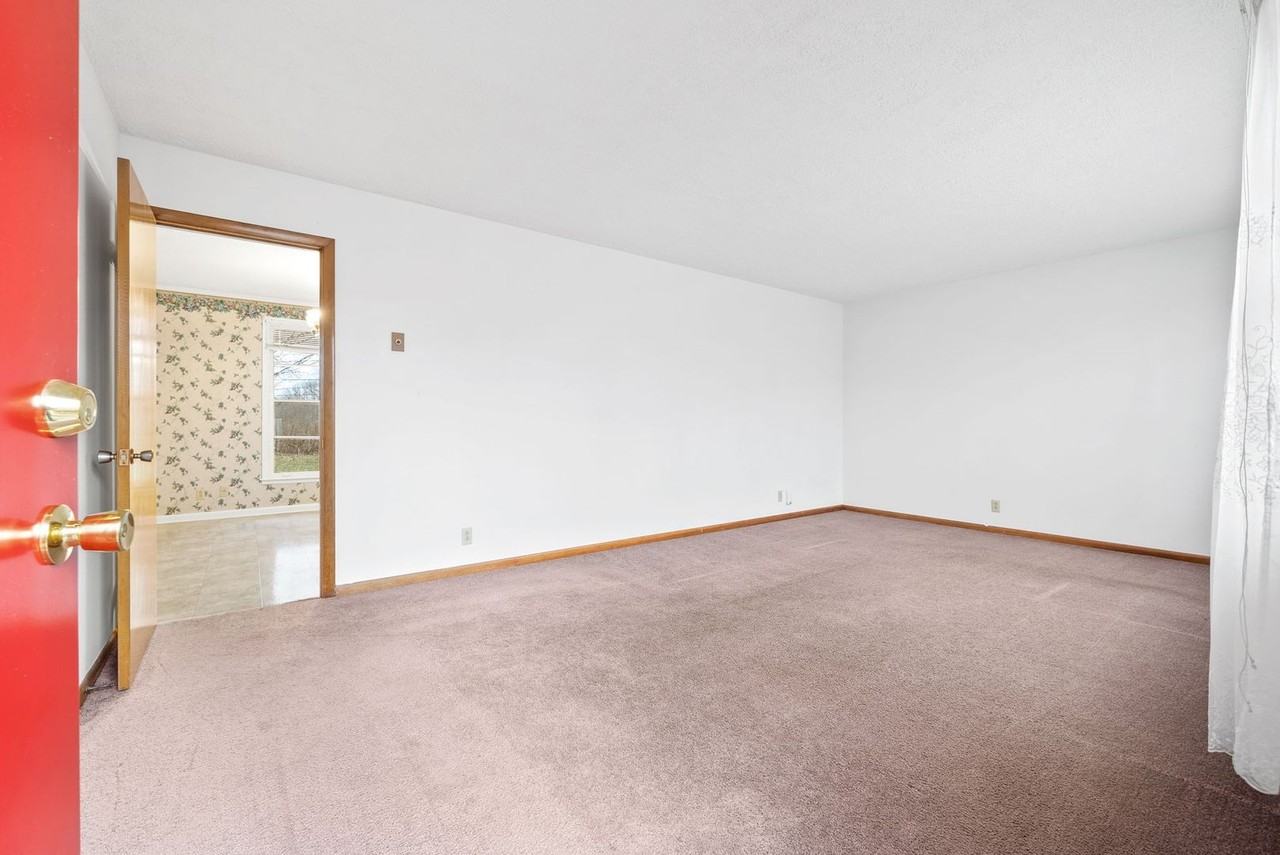 144 W Park Dr - Photo 4 of 28