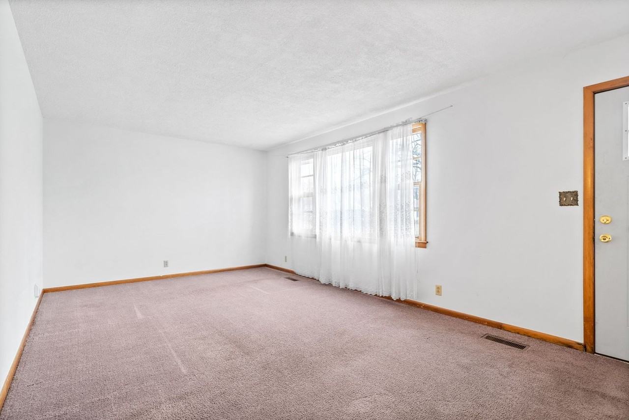 144 W Park Dr - Photo 6 of 28