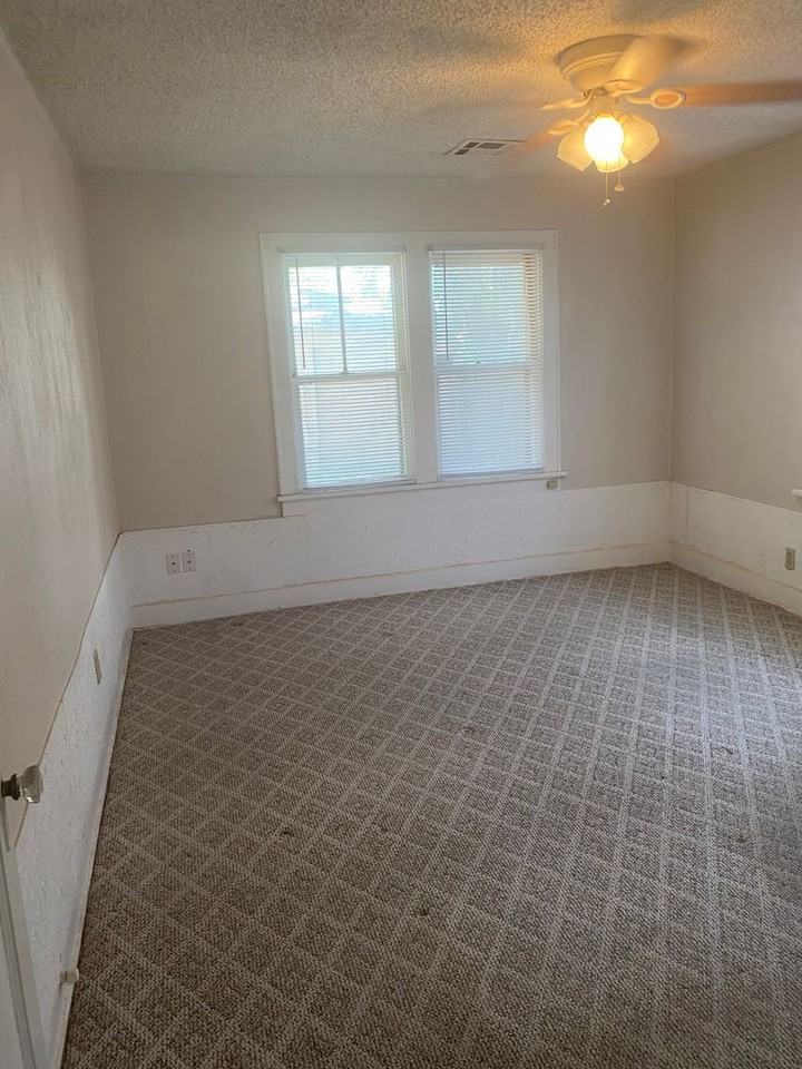 2514 Nw 11th St - Photo 3 of 11