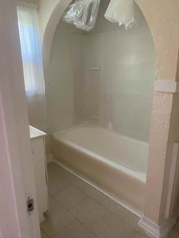 2514 Nw 11th St - Photo 4 of 11