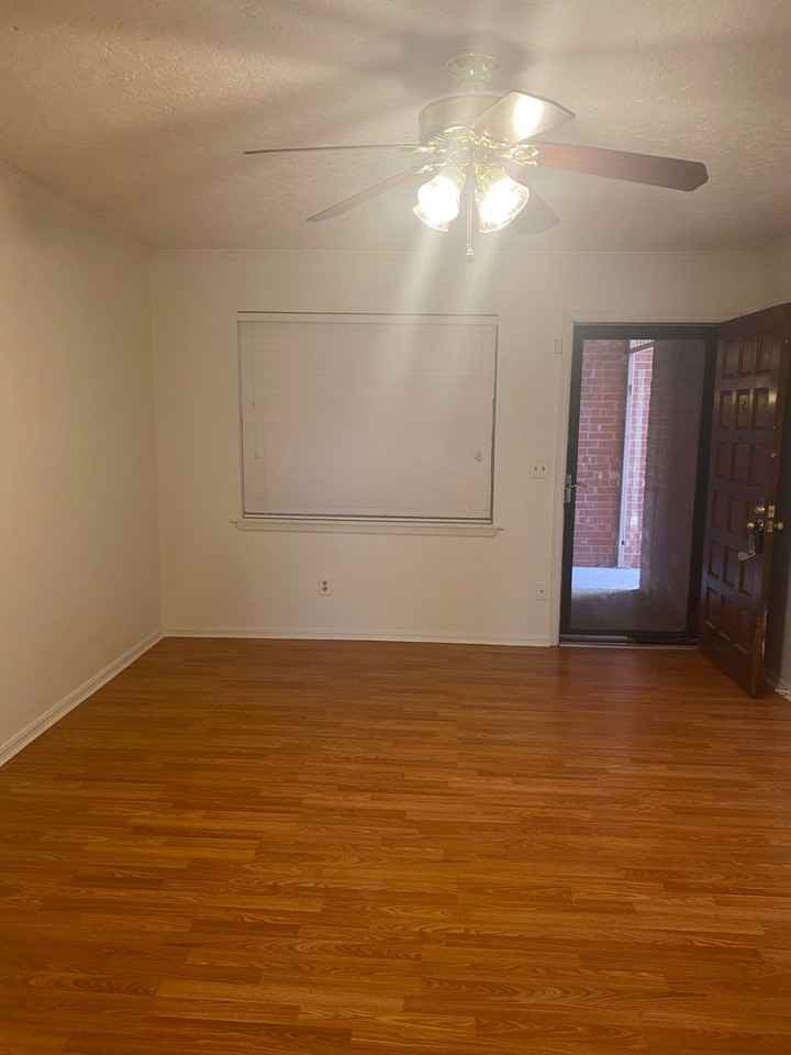 6101 N Brookline Ave - Photo 5 of 41