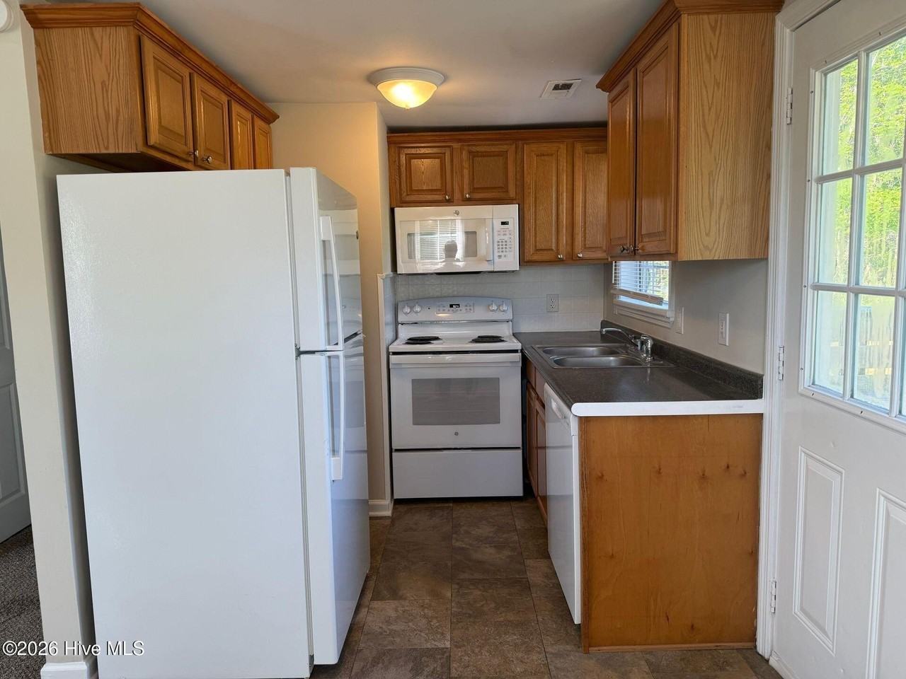 937 Parkertown Rd - Photo 3 of 9