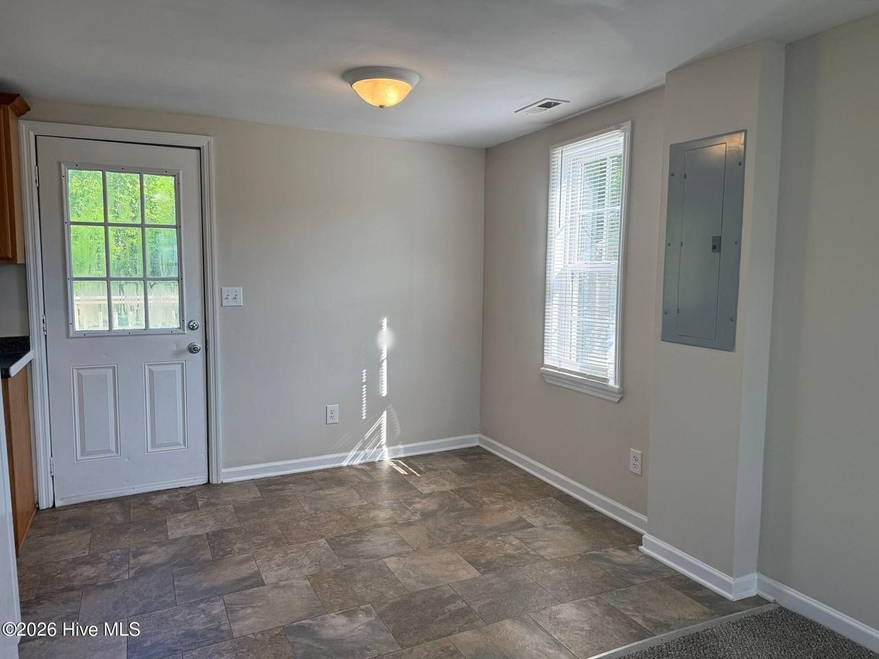937 Parkertown Rd - Photo 4 of 9