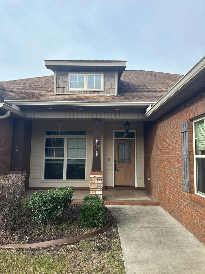 115 Hayley Dr - Photo 2 of 38