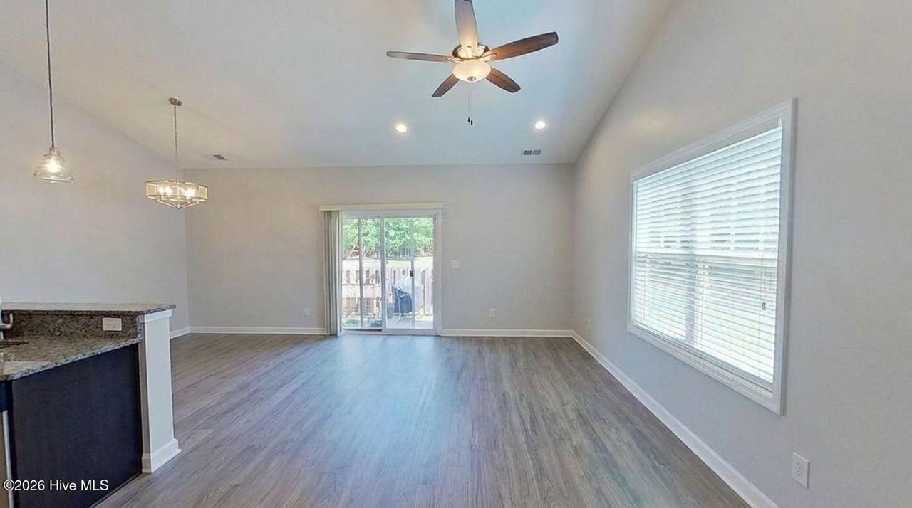 148 Lincoln Place Cir - Photo 3 of 22