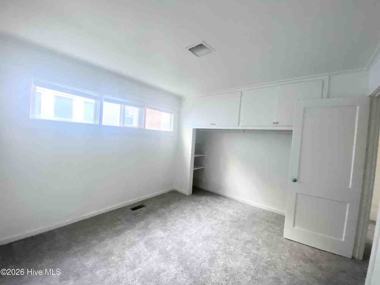 804 Maple St - Photo 3 of 7