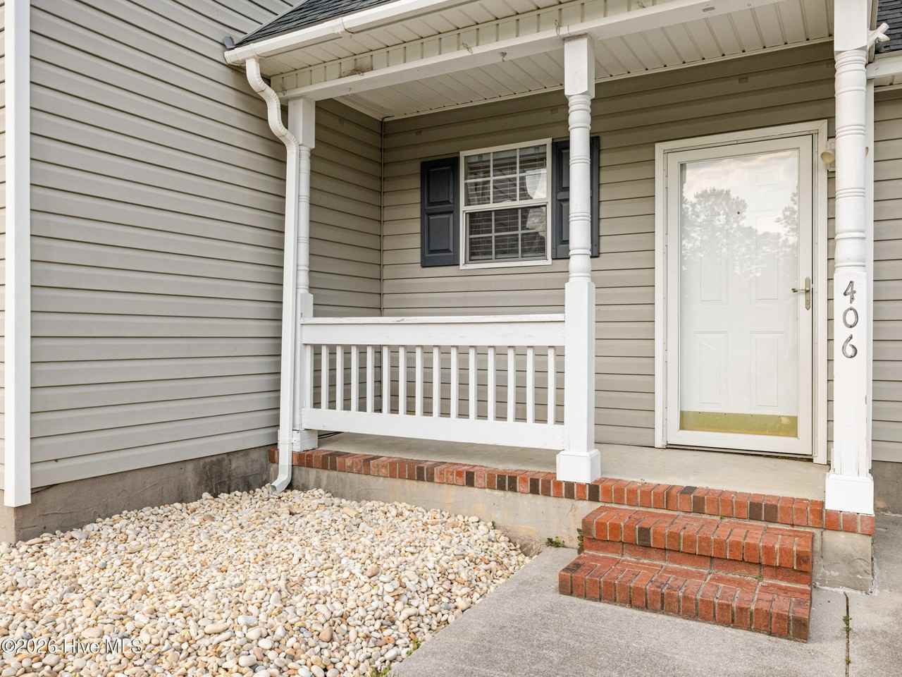 406 Eucalyptus Ln - Photo 6 of 34