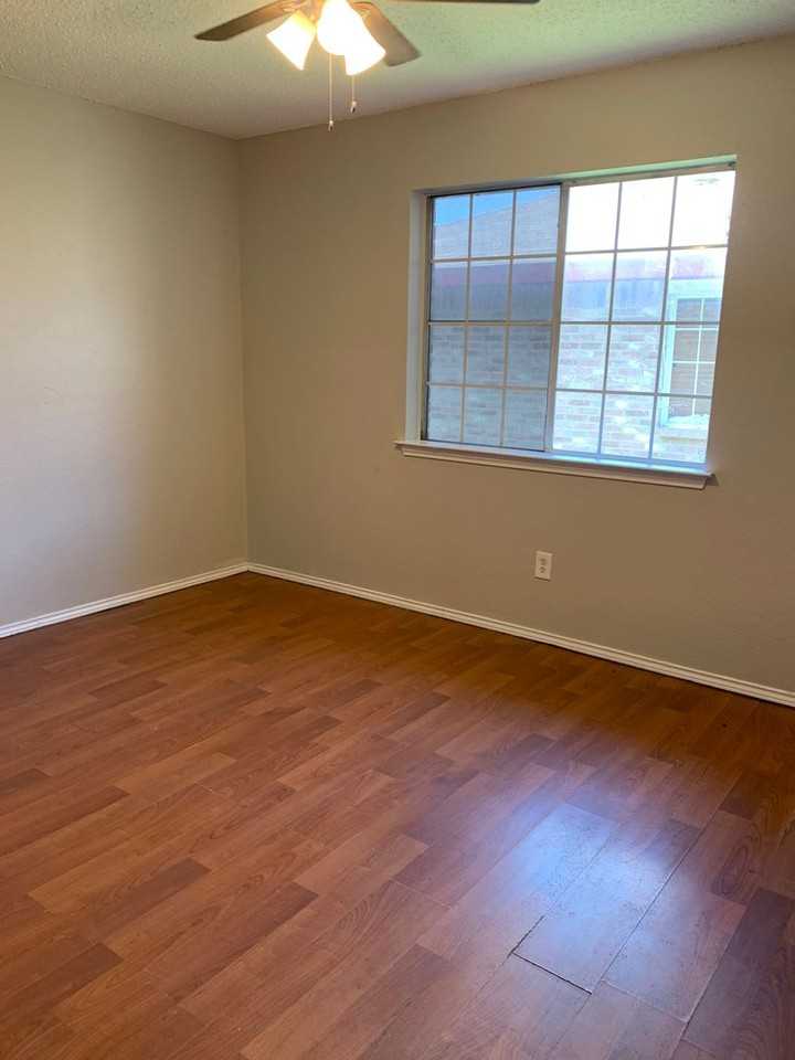 4427 Las Haciendas Dr - Photo 3 of 11