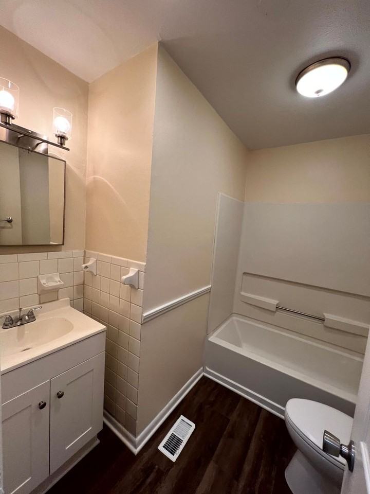 944 Lark Dr - Photo 6 of 15