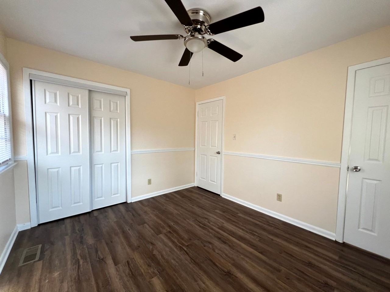 944 Lark Dr - Photo 7 of 15