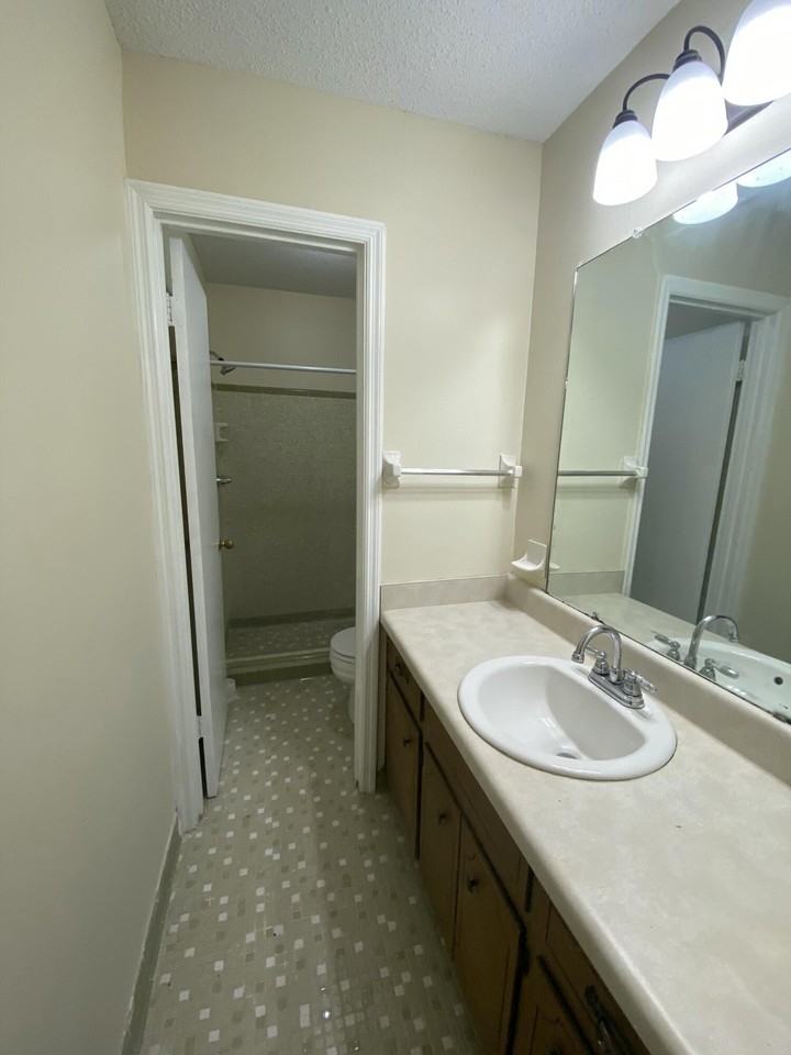 4532 Hillside Dr - Photo 7 of 17