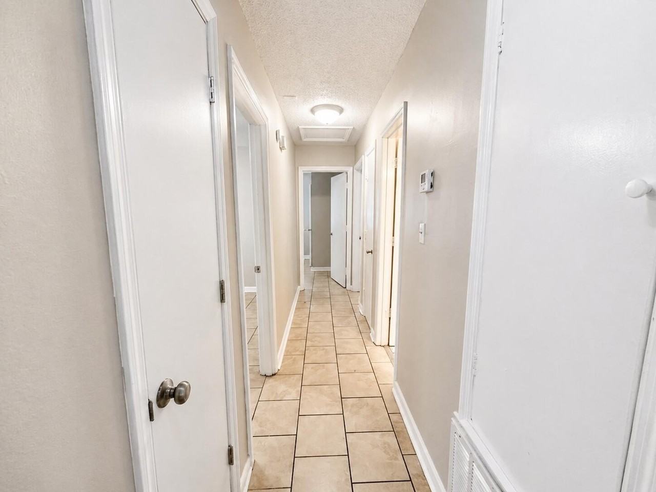 2425 Amsterdam Dr - Photo 6 of 13