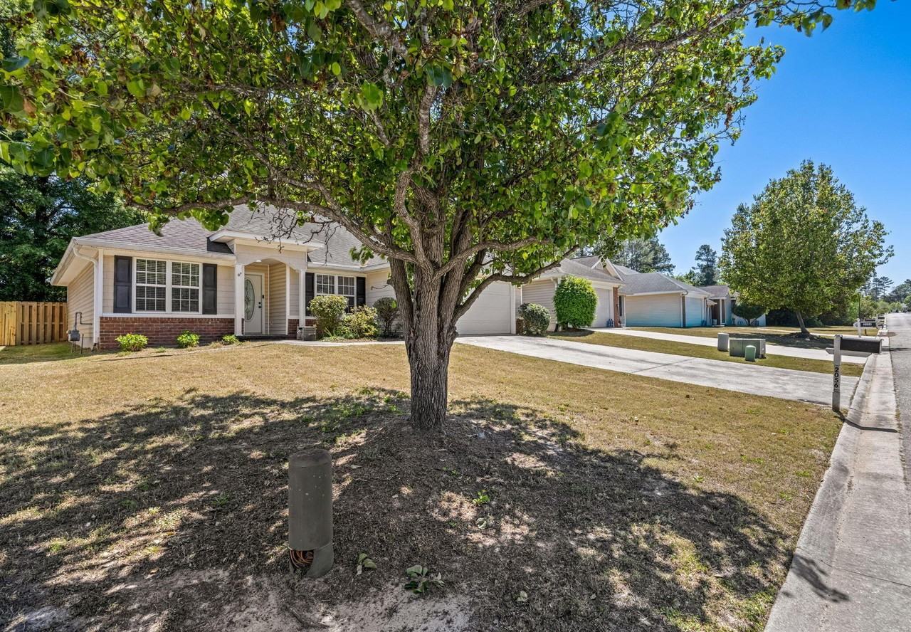 2056 Sylvan Lake Dr - Photo 3 of 43