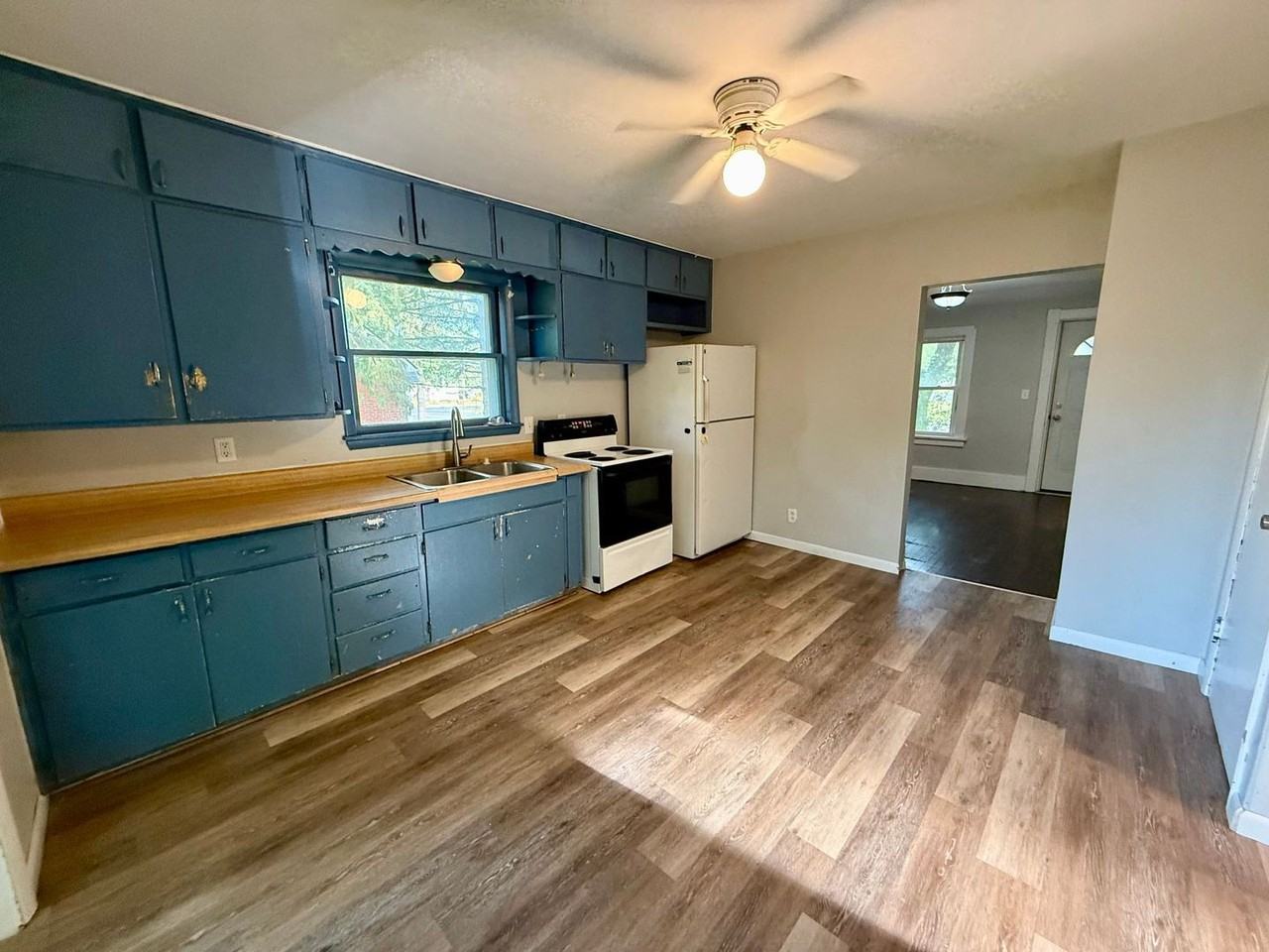 415 Weston Ave - Photo 2 of 29