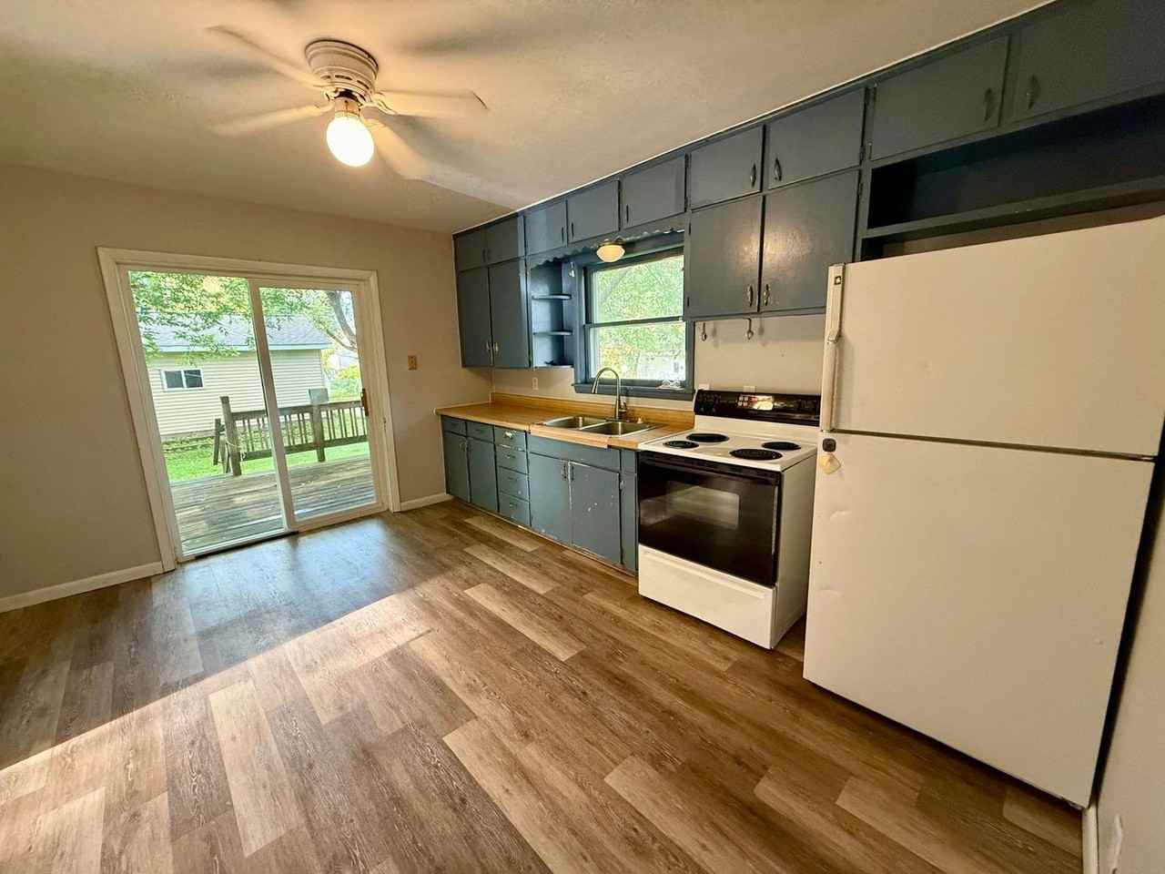 415 Weston Ave - Photo 3 of 29