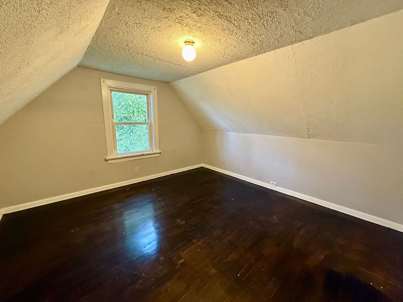 415 Weston Ave - Photo 7 of 29