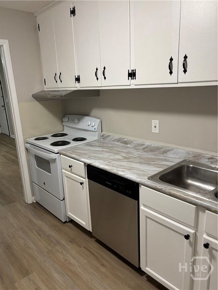 135 Springtree Rd #B - Photo 3 of 12