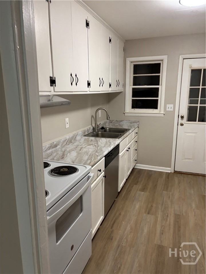 135 Springtree Rd #B - Photo 4 of 12