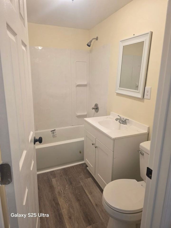 1202 Cates St - Photo 2 of 13